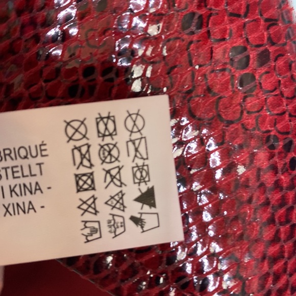 Zara Red Faux Snakeskin Mini Skirt - Picture 7 of 8